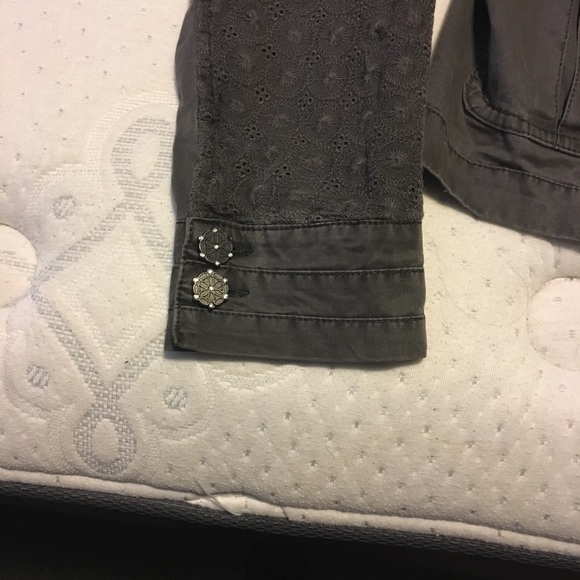 Lightweight jacket - Picture 2 of 4